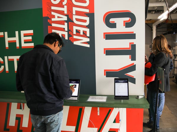 5dc58c717eece56fe62cd084